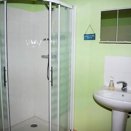 Maison Bretonne Renovee Avec Wifi Et Jardin Clos A Landrellec Ref 249 Villa *